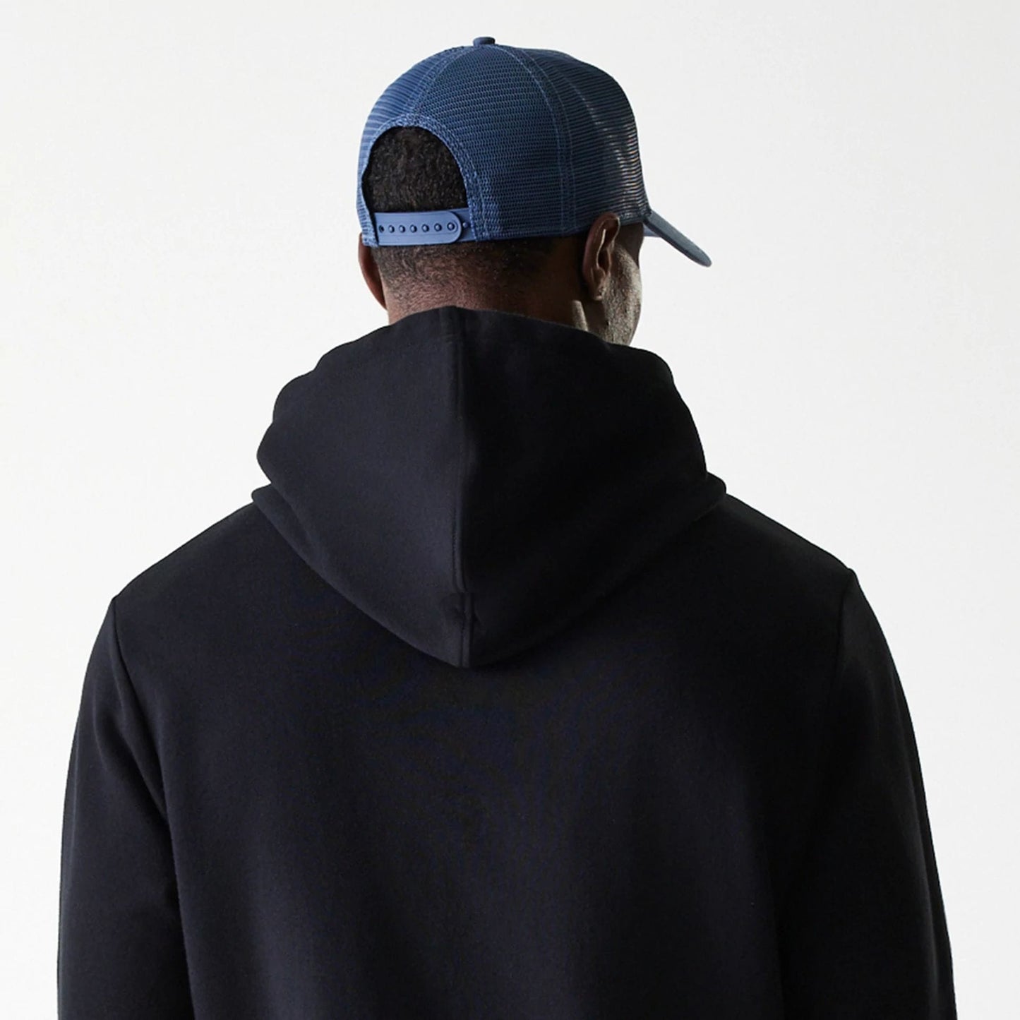 The Male model is wearing New York Yankees MLB Wordmark Black Pullover Hoodie 6