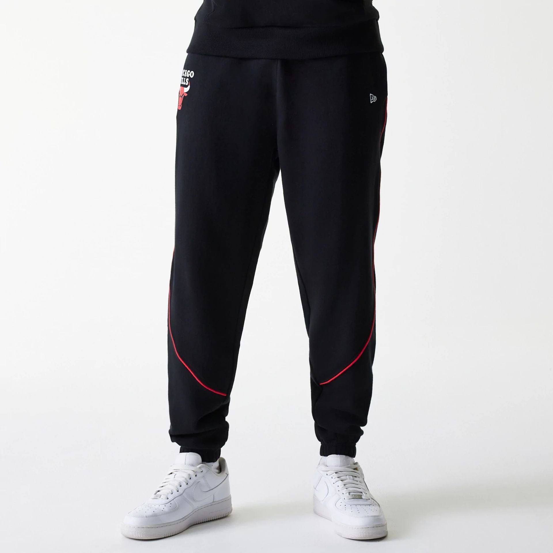 The Male model is wearing Chicago Bulls NBA Piping Black Joggers 1