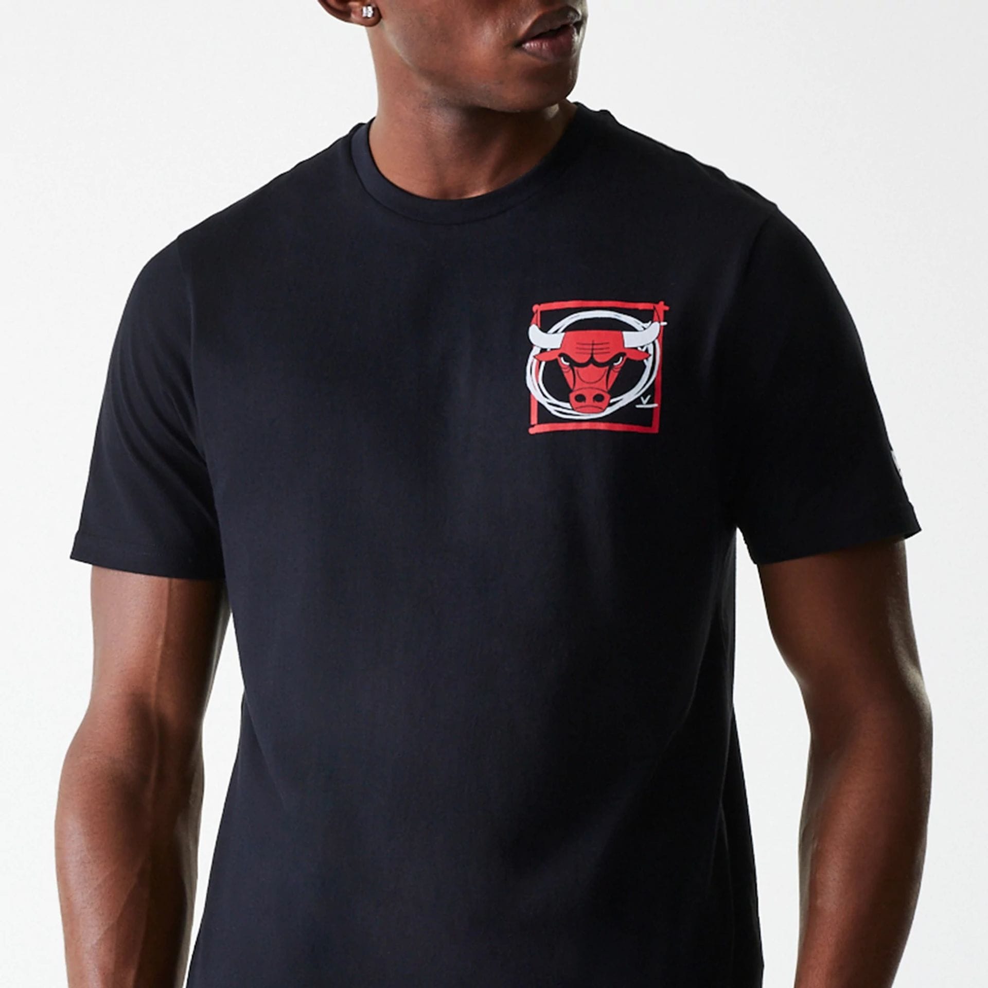 The Male model is wearing Chicago Bulls NBA Photographic Print Black T-Shirt 3