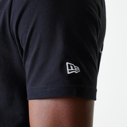 The Male model is wearing Chicago Bulls NBA Photographic Print Black T-Shirt 7