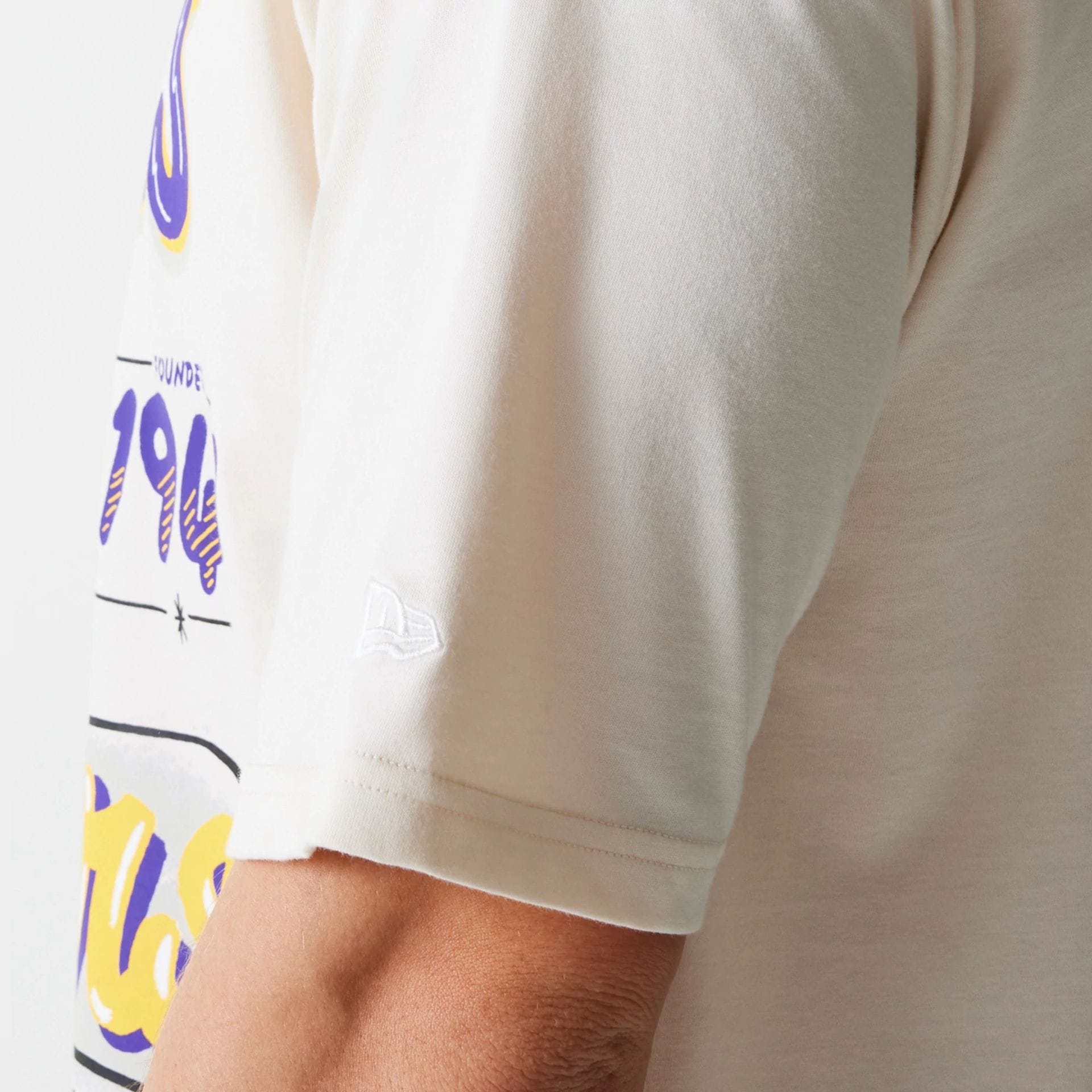 NBA Graphic LA Lakers Light Beige Oversized T-Shirt | NEC EU