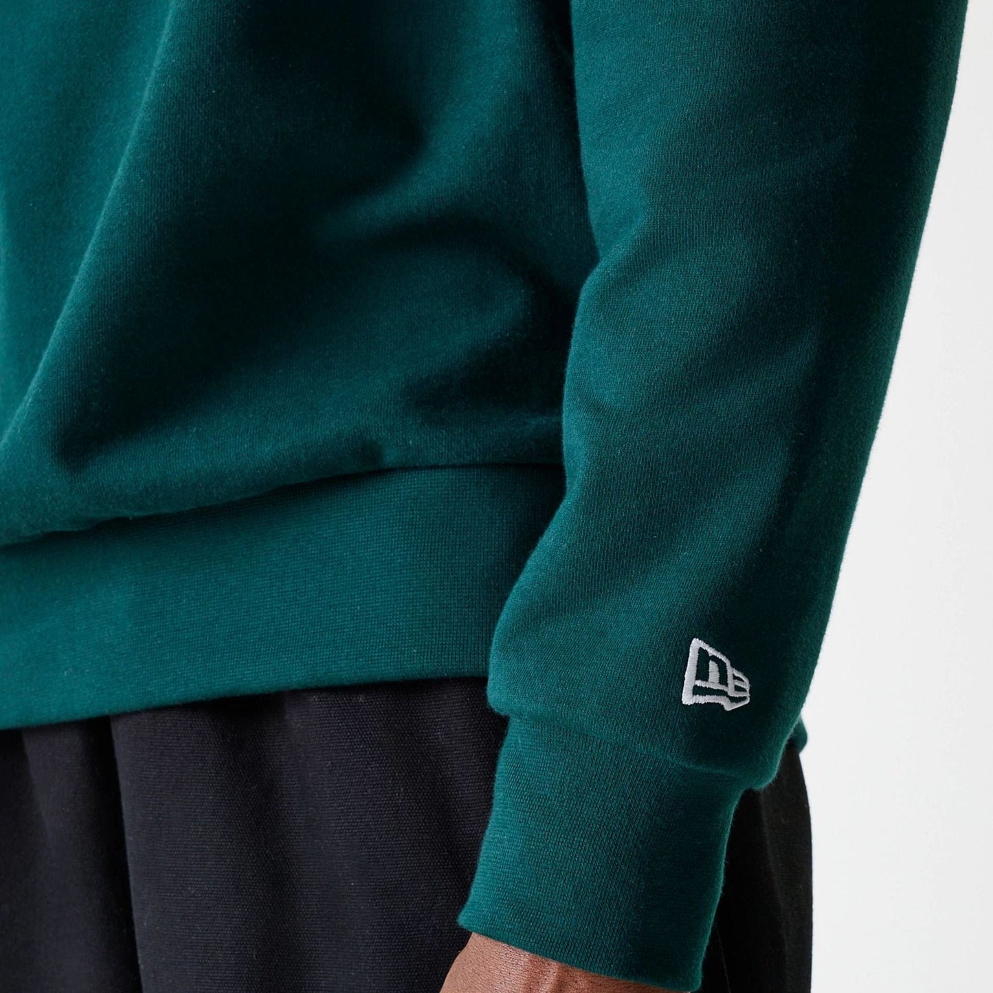 The Male model is wearing Detroit Tigers MLB Heritage Dark Green Oversized Crew Neck Sweater 7