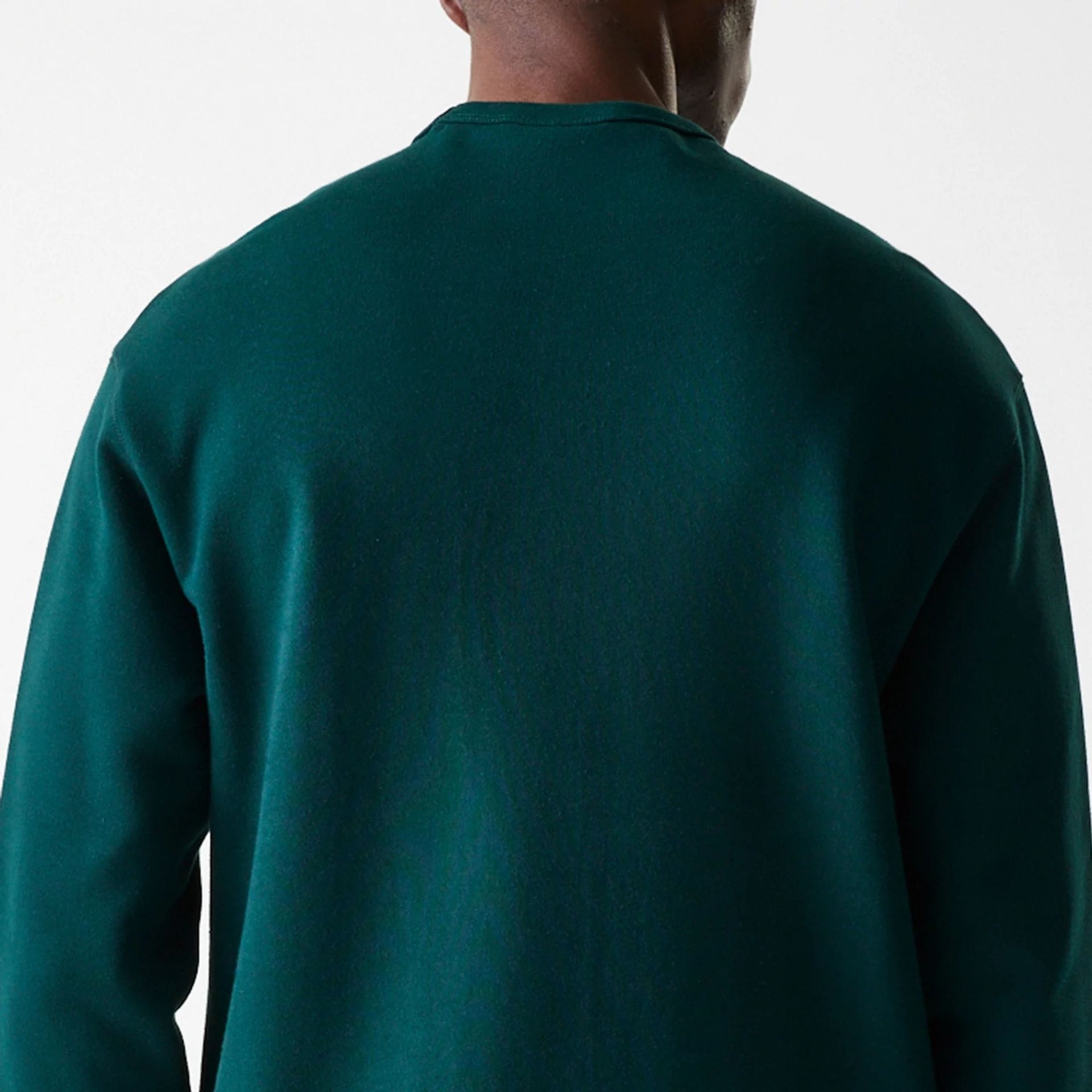 The Male model is wearing Detroit Tigers MLB Heritage Dark Green Oversized Crew Neck Sweater 8