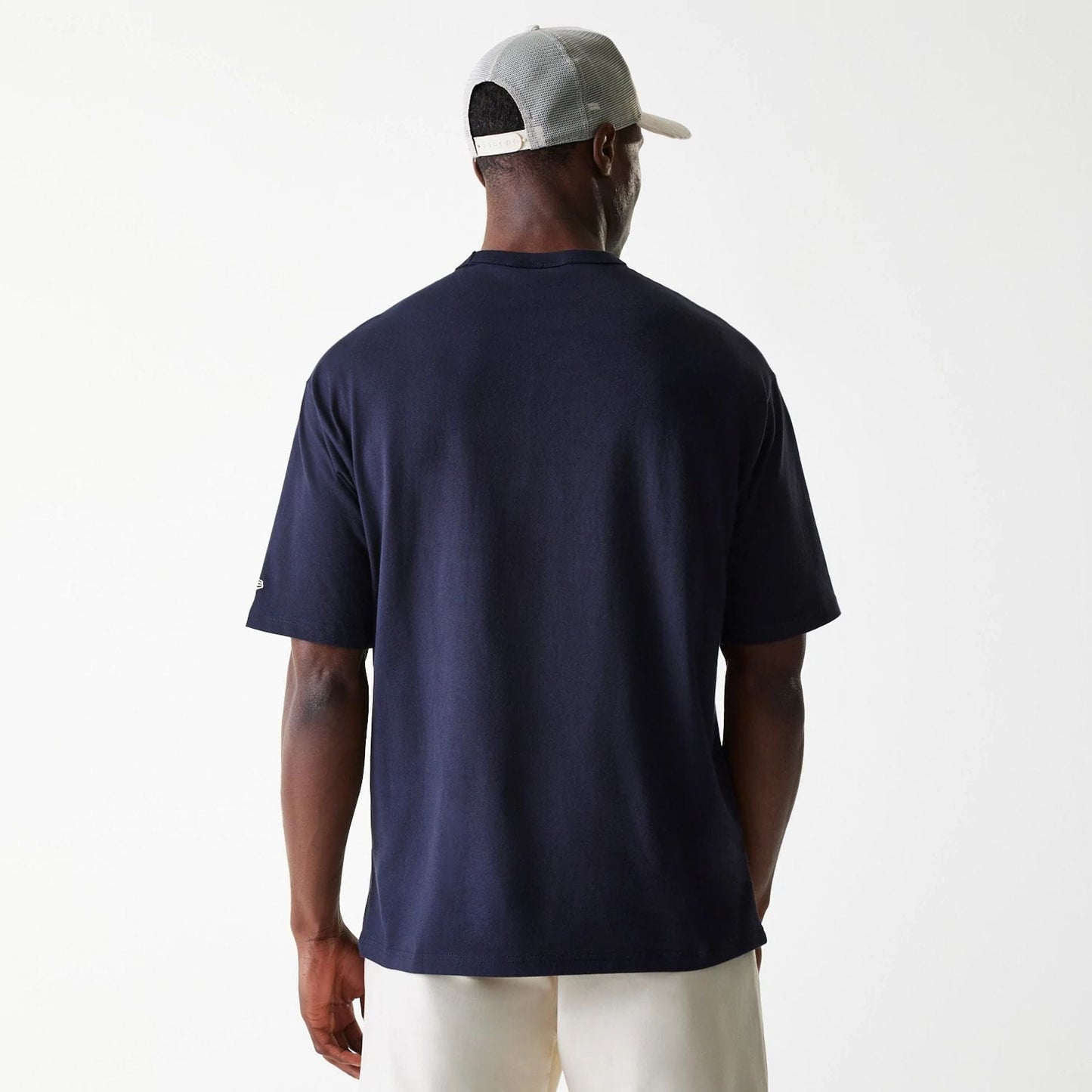 The Male model is wearing LA Dodgers MLB Heritage Navy Oversized T-Shirt 2