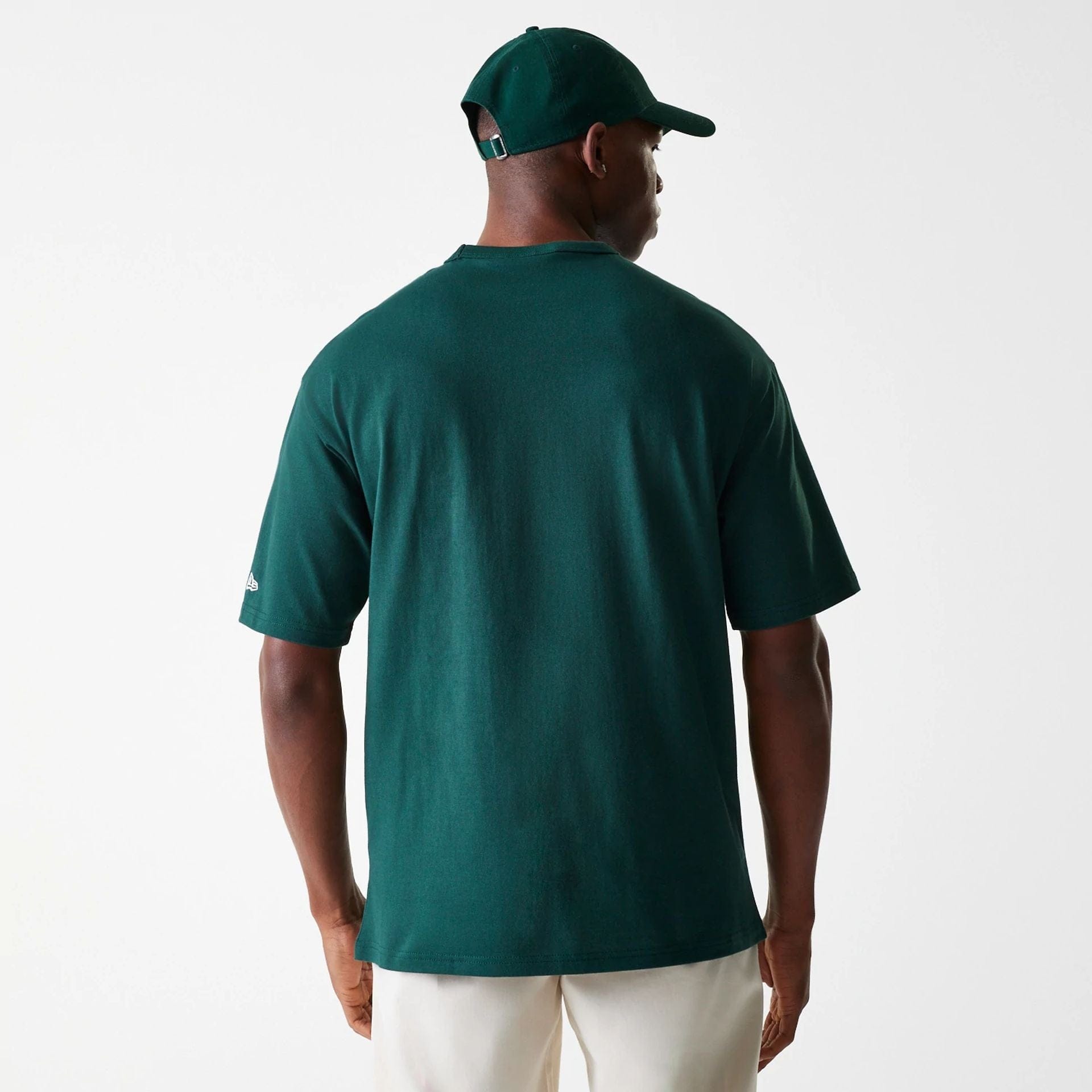 The Male model is wearing Detroit Tigers MLB Heritage Dark Green Oversized T-Shirt 2