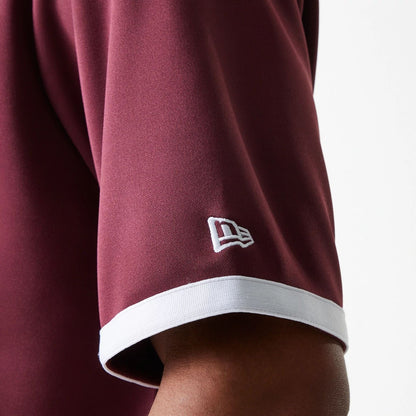 The Male model is wearing Chicago Bulls NBA Snap Button Dark Red Short Sleeve Shirt 5