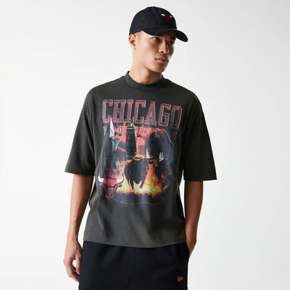 The Male model is wearing Chicago Bulls NBA Washed Graphic Grey T-Shirt 3