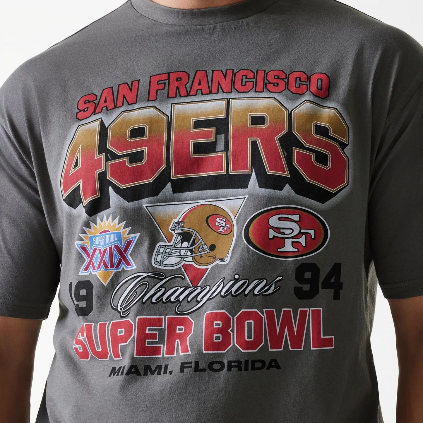The Male model is wearing San Francisco 49ers NFL Washed Super Bowl Grey Oversized T-Shirt 4
