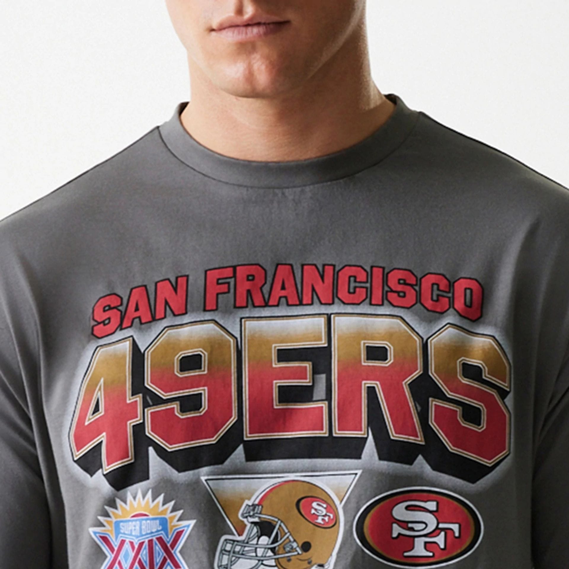 The Male model is wearing San Francisco 49ers NFL Washed Super Bowl Grey Oversized T-Shirt 6