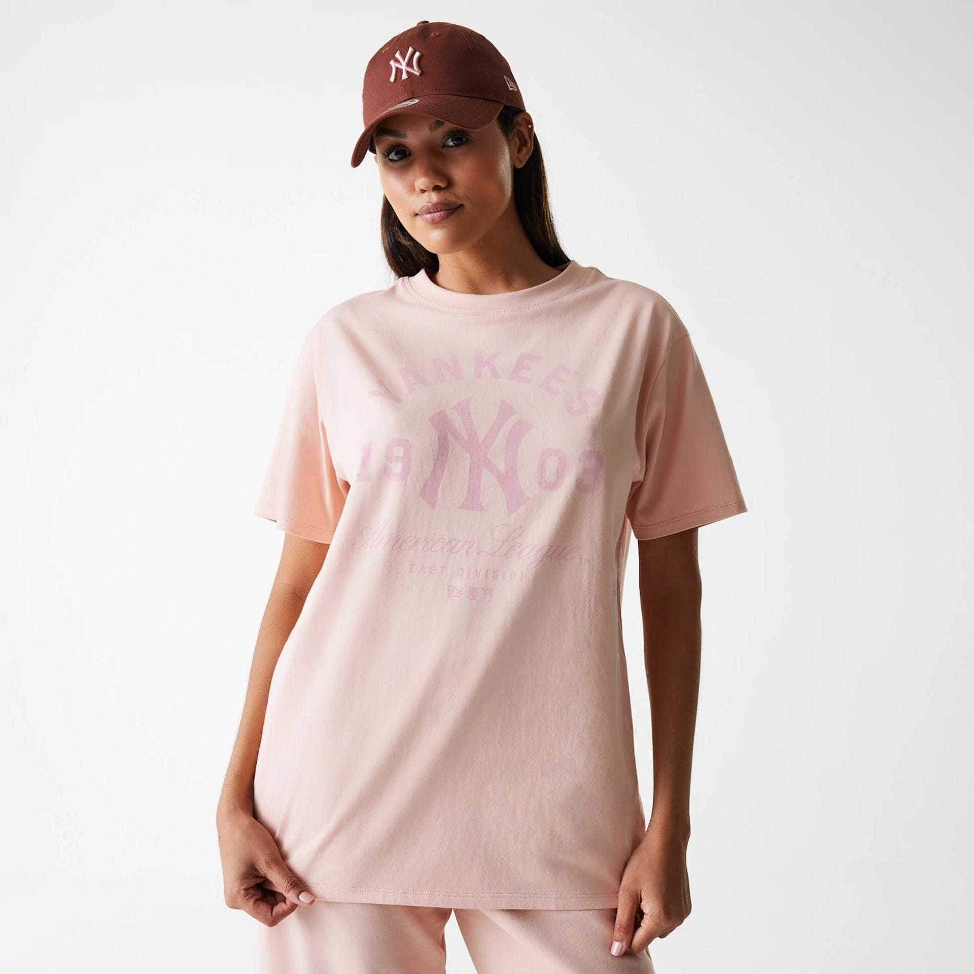 Womens MLB Tonal Graphic New York Yankees Pastel Pink