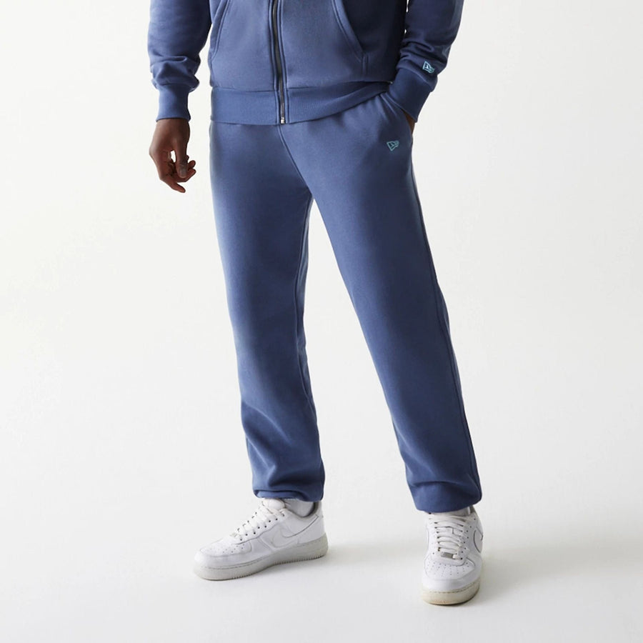 The Male model is wearing LA Dodgers MLB Midi League Essential Dark Blue Joggers 6