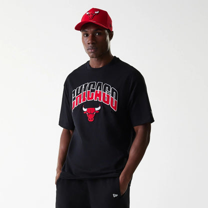 The Male model is wearing Chicago Bulls NBA Arch Graphic Black Oversized T-Shirt 3