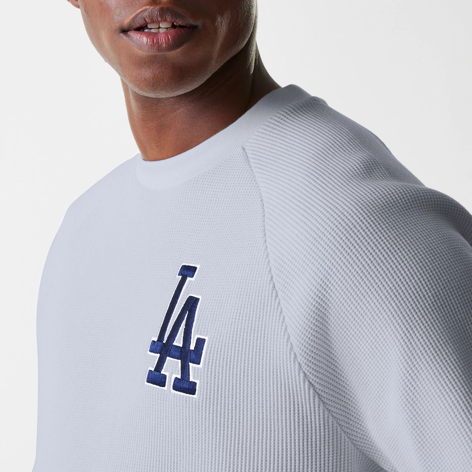 The Male model is wearing LA Dodgers MLB Waffle Grey Oversized T-Shirt 6