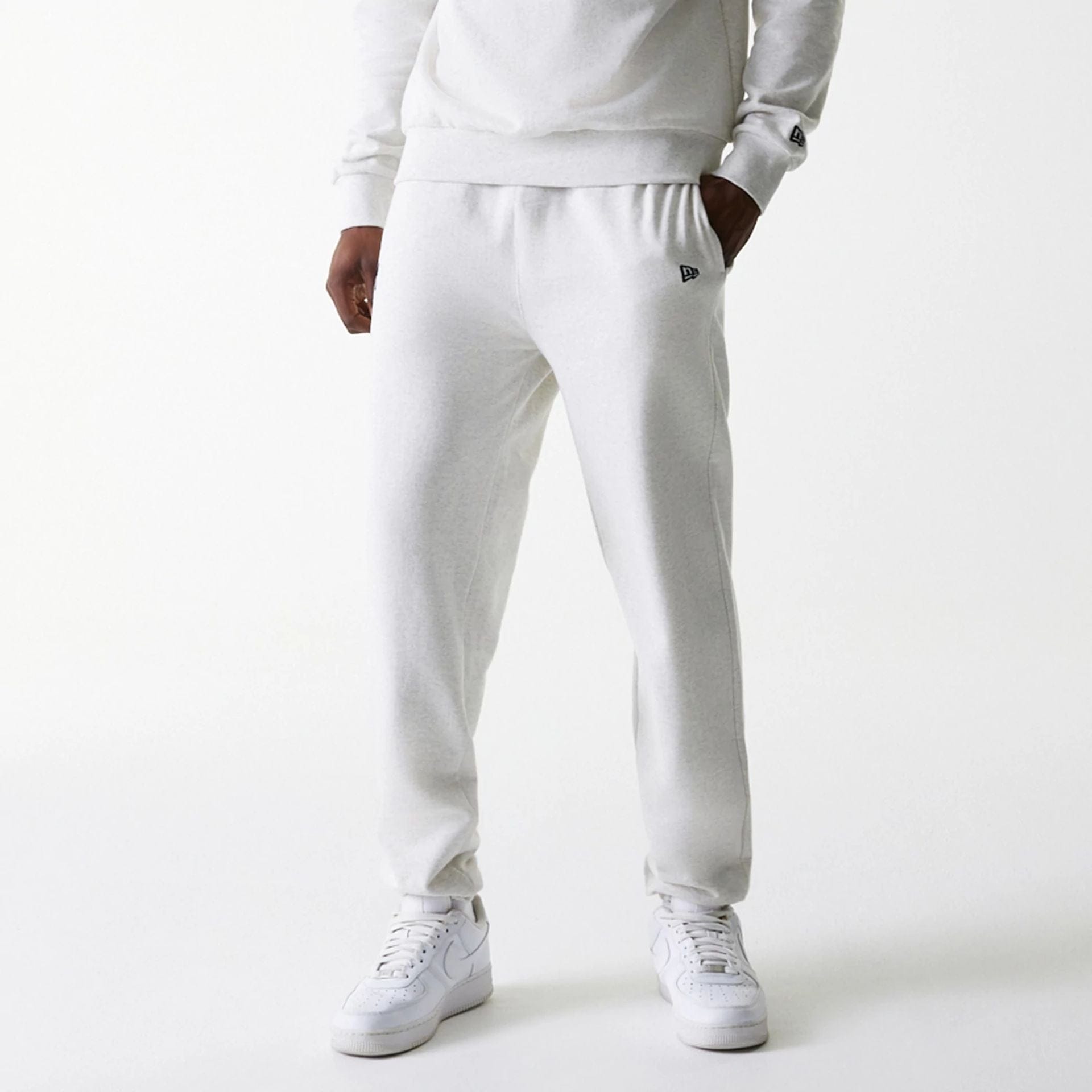 The Male model is wearing LA Dodgers MLB Heritage Pastel Grey Joggers 7