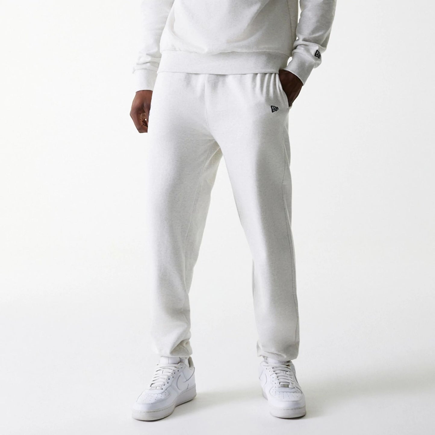 The Male model is wearing LA Dodgers MLB Heritage Pastel Grey Joggers 7