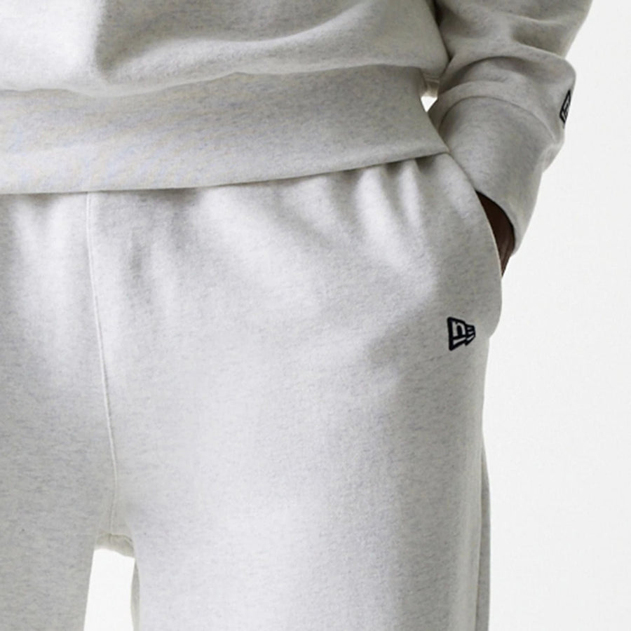 The Male model is wearing LA Dodgers MLB Heritage Pastel Grey Joggers 5