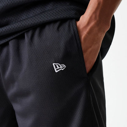 The Male model is wearing Chicago Bulls NBA Arch Graphic Black Mesh Shorts 4