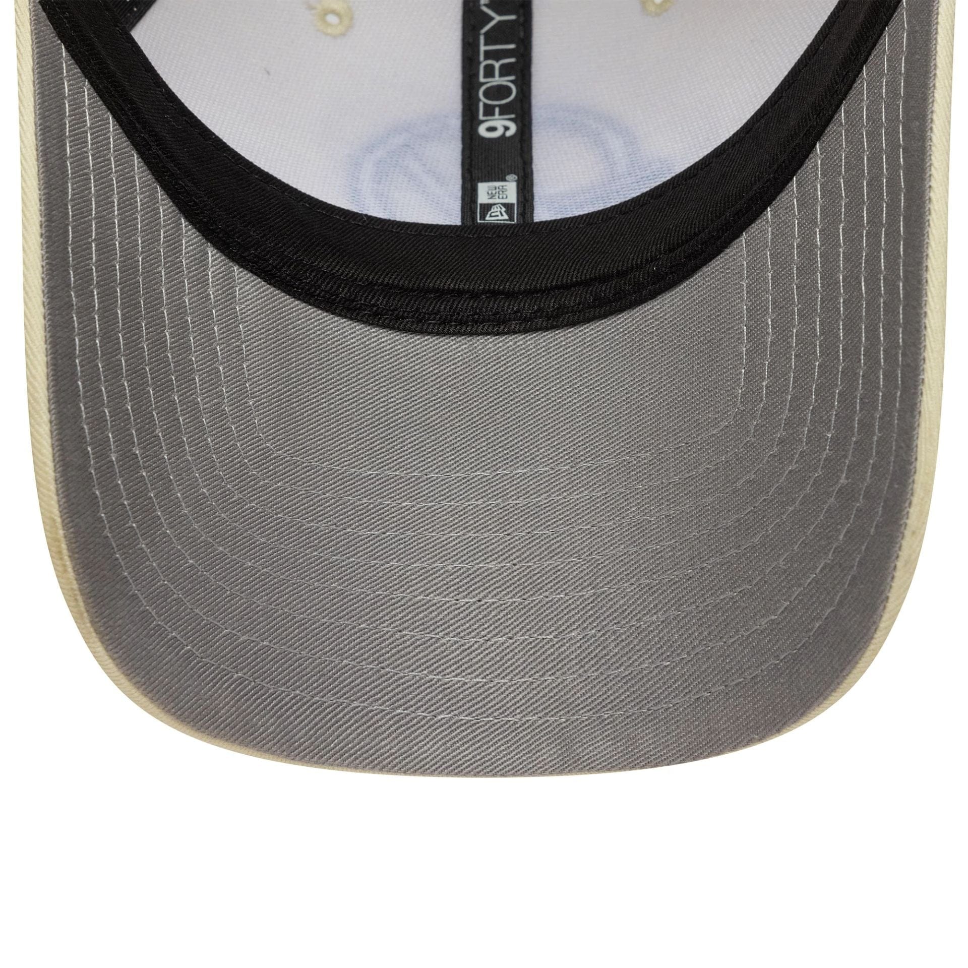 This is a MoneyGram Haas F1 Seasonal Cream 9FORTY Adjustable Cap 5