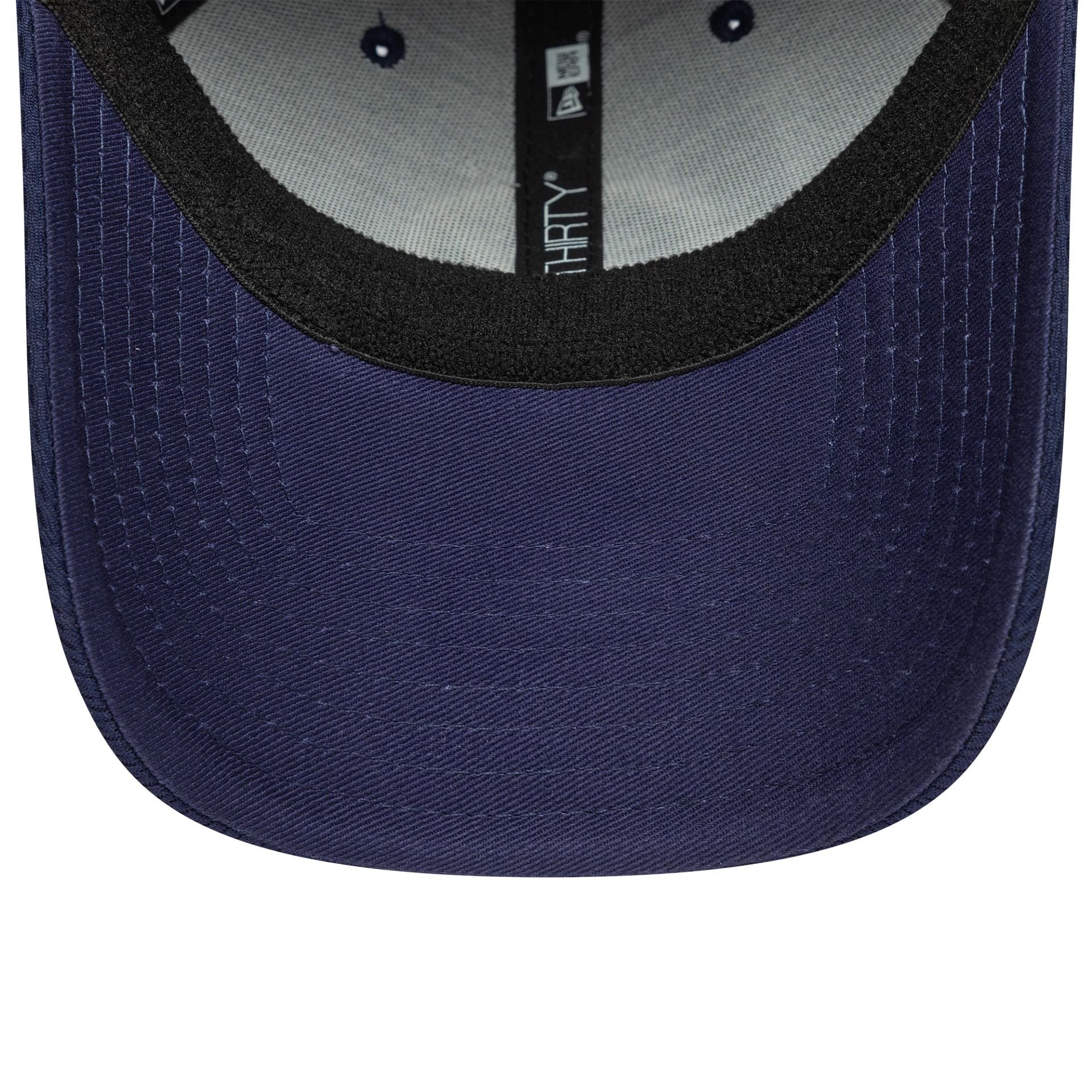 This is a MoneyGram Haas F1 Dashmark Navy 39THIRTY Stretch Fit Cap 5