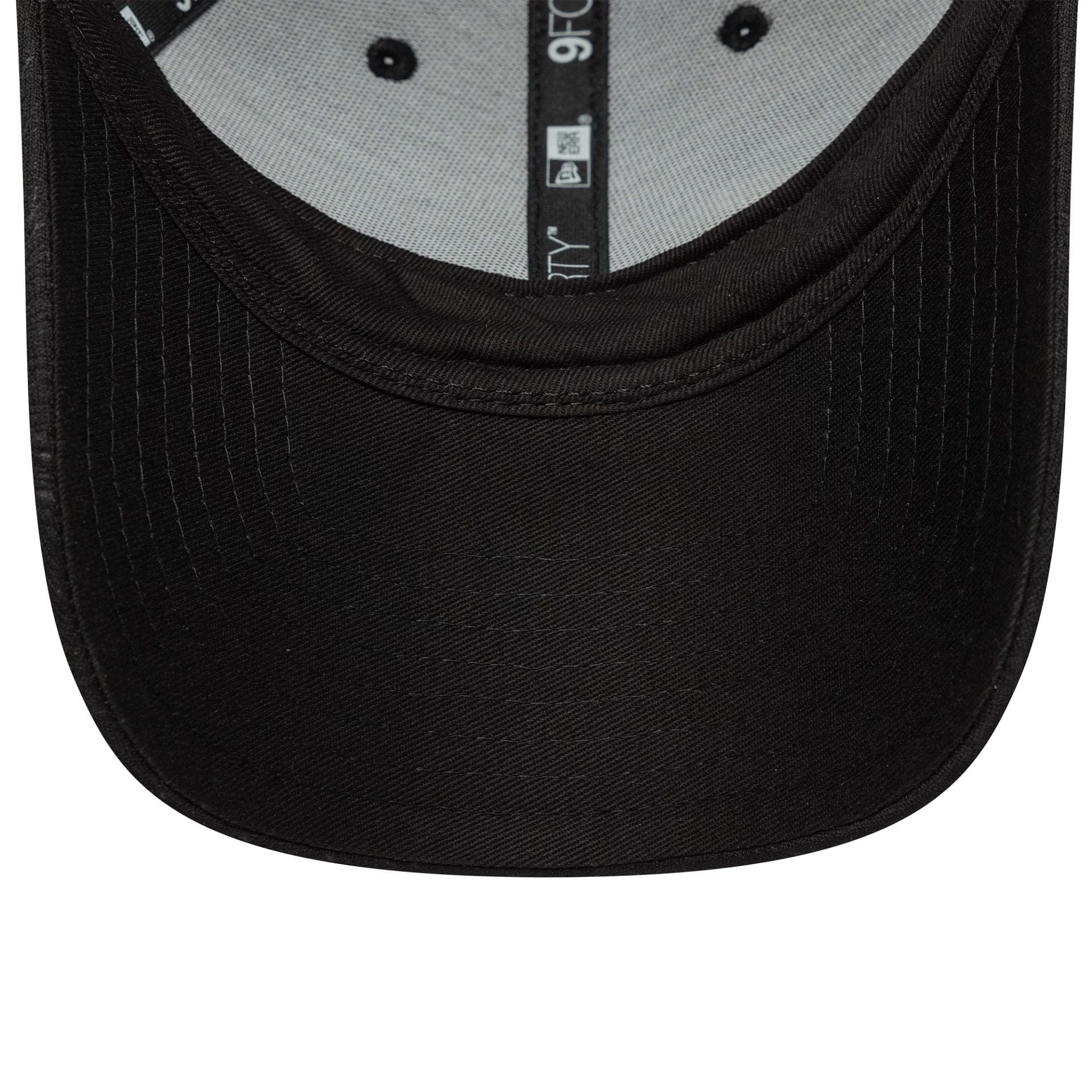 This is a Newcastle United FC Feather Black 9FORTY Adjustable Cap 5