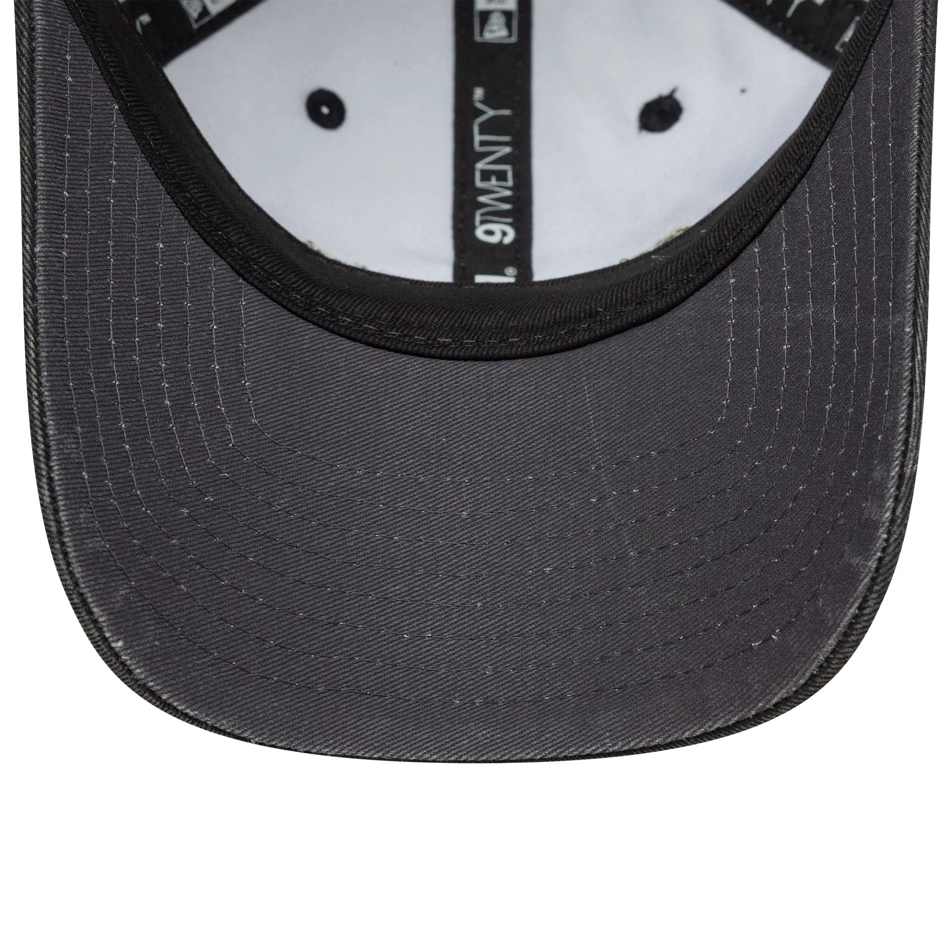 This is a Newcastle United FC Italian Washed Grey 9TWENTY Adjustable Cap 5