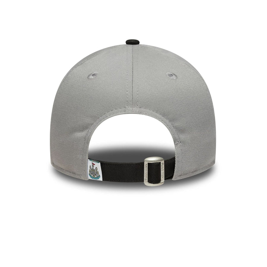 This is a Newcastle United FC Youth Wordmark Grey 9FORTY Adjustable Cap 4