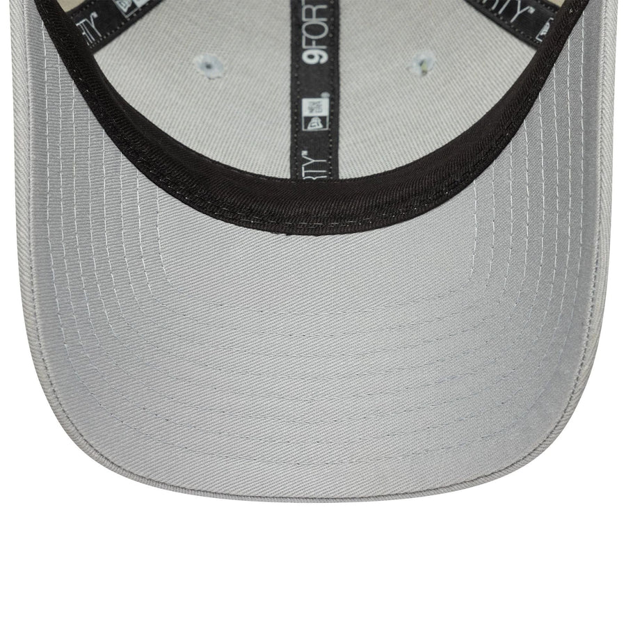 This is a AS Roma Womens Contrast Cream 9FORTY Adjustable Cap 5