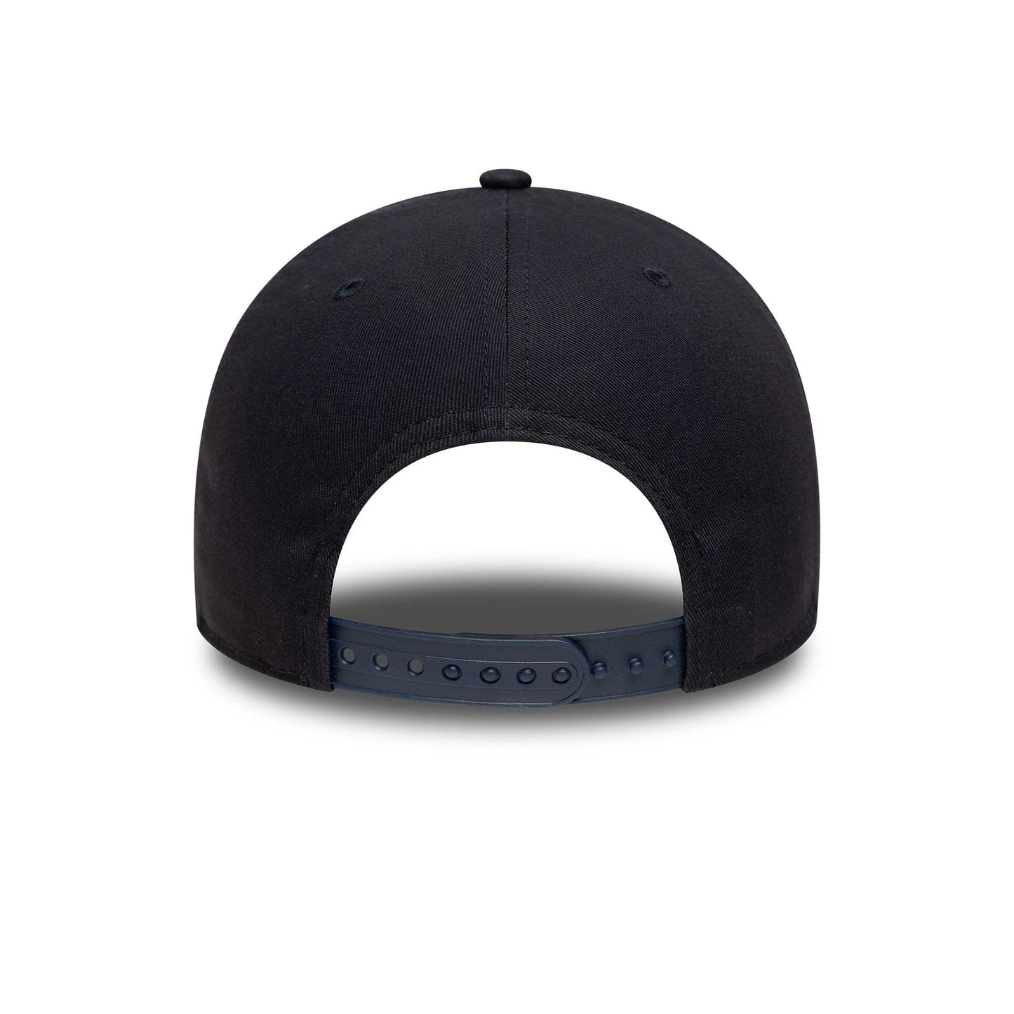 Pictured is this Core Chelsea FC Lion Crest 9FORTY in navy. 4