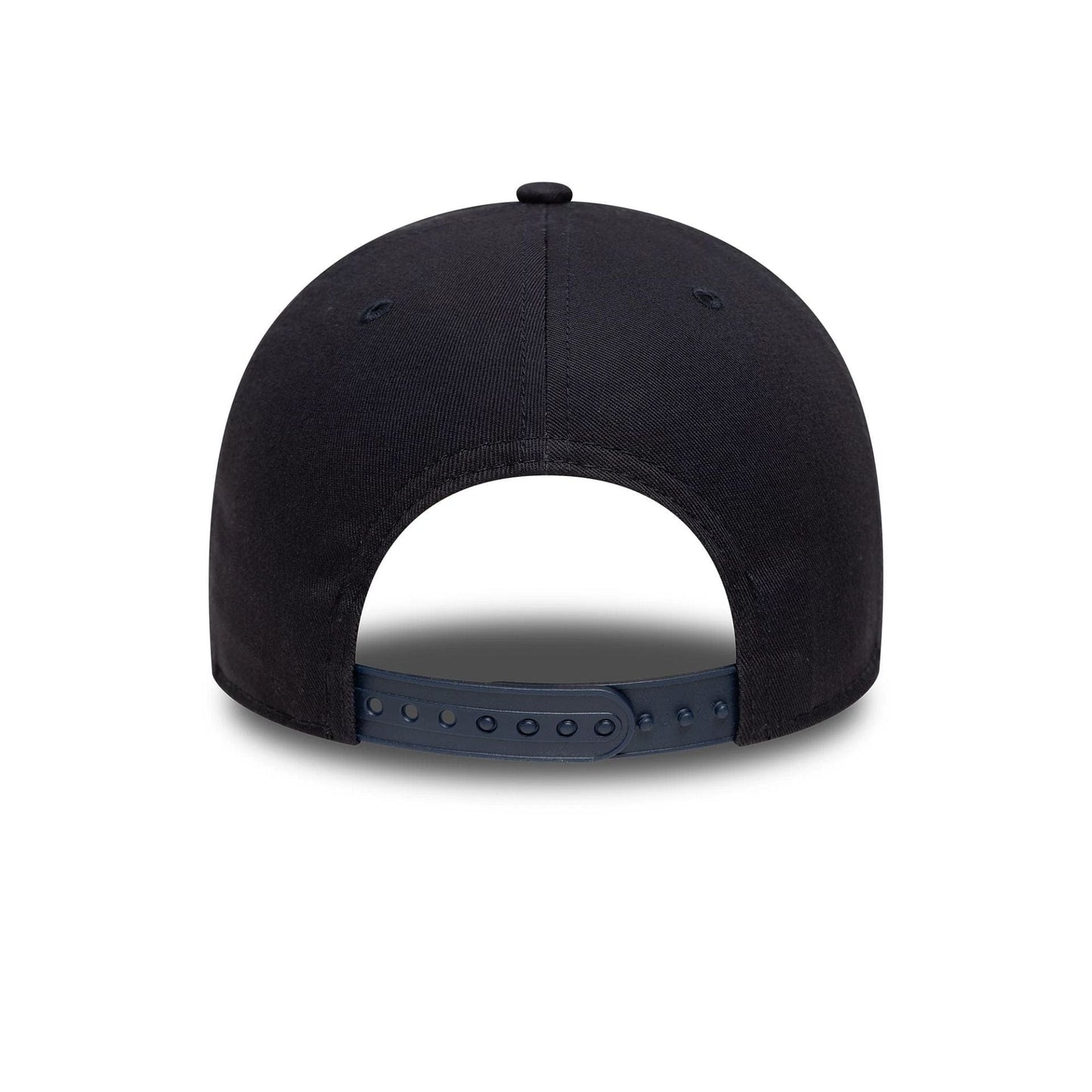 Pictured is this Core Chelsea FC Lion Crest 9FORTY in navy. 4