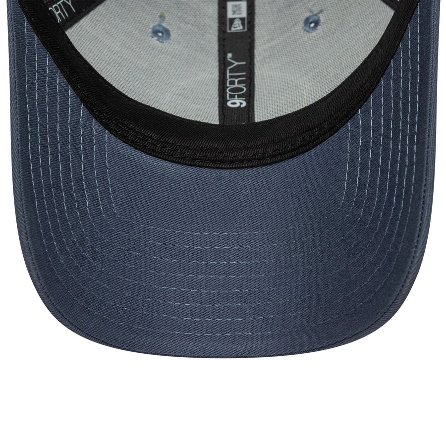 This is a Chelsea FC Lion Crest Seasonal Dark Blue 9FORTY Adjustable Cap 5