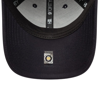 This is a Manchester United FC Youth Seasonal Navy 9FORTY Adjustable Cap 2