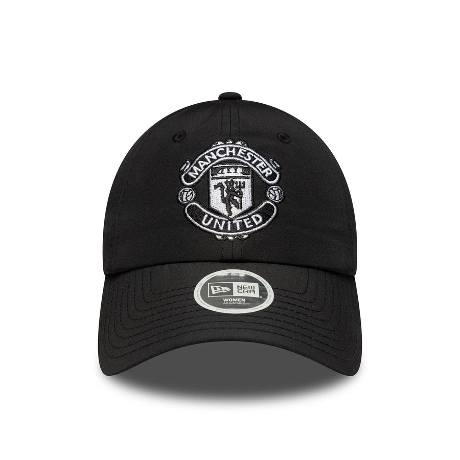 This is a Manchester United FC Womens Core Black Pony Tail Adjustable Cap 3
