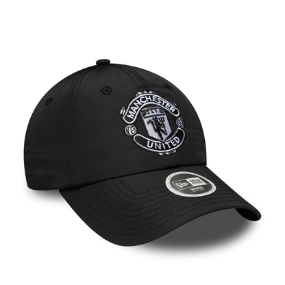 This is a Manchester United FC Womens Core Black Pony Tail Adjustable Cap 4