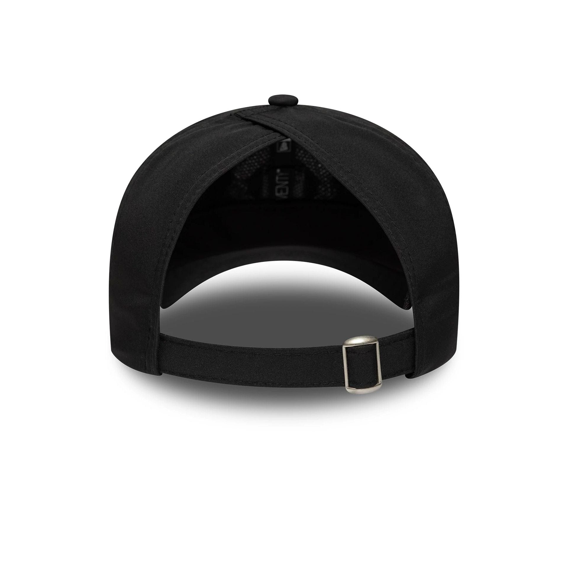 This is a Manchester United FC Womens Core Black Pony Tail Adjustable Cap 2