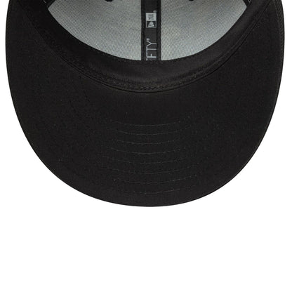 This is a Manchester United FC Vintage Black Low Profile 9FIFTY Snapback Adjustable Cap 6