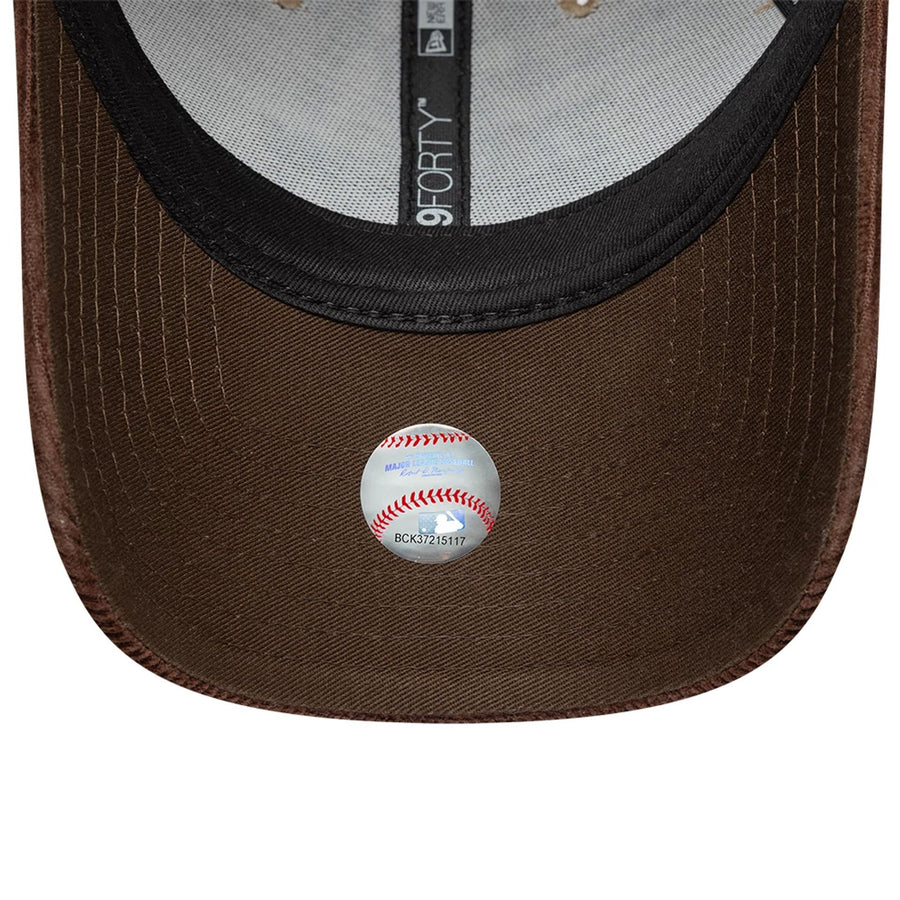 This is a New York Yankees Cord & Tweed Brown 9FORTY Adjustable Cap 7