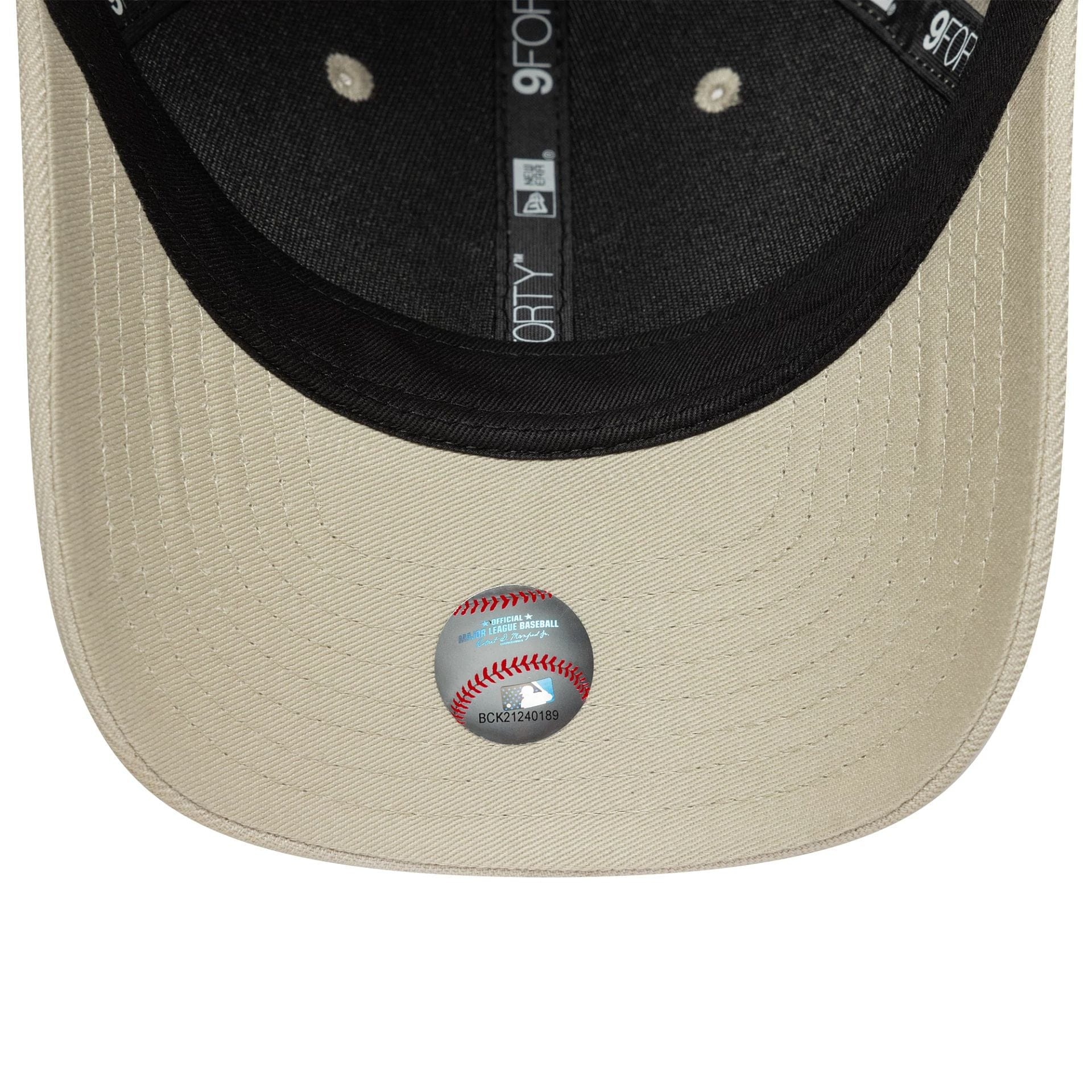 This is a Detroit Tigers MLB Cream 9FORTY M-Crown Adjustable Cap 5