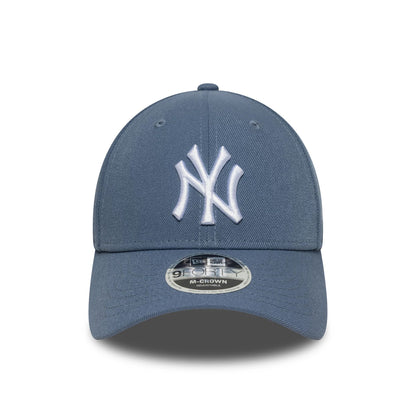 This is a New York Yankees MLB Dark Blue 9FORTY M-Crown Adjustable Cap 3
