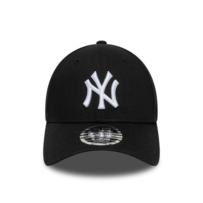 This is a New York Yankees MLB Black 9FORTY M-Crown Adjustable Cap 3