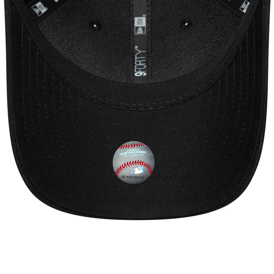 This is a New York Yankees MLB Black 9FORTY M-Crown Adjustable Cap 5
