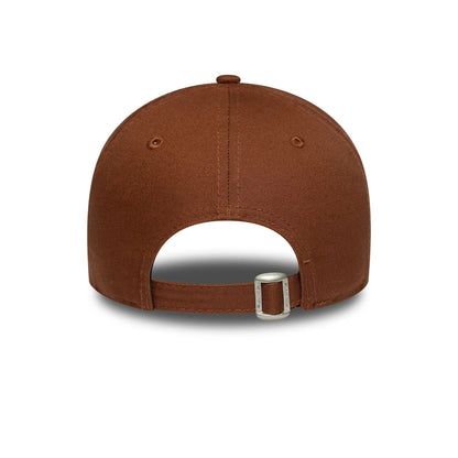 This is a New York Yankees Womens MLB League Essential Brown 9TWENTY Adjustable Cap 4