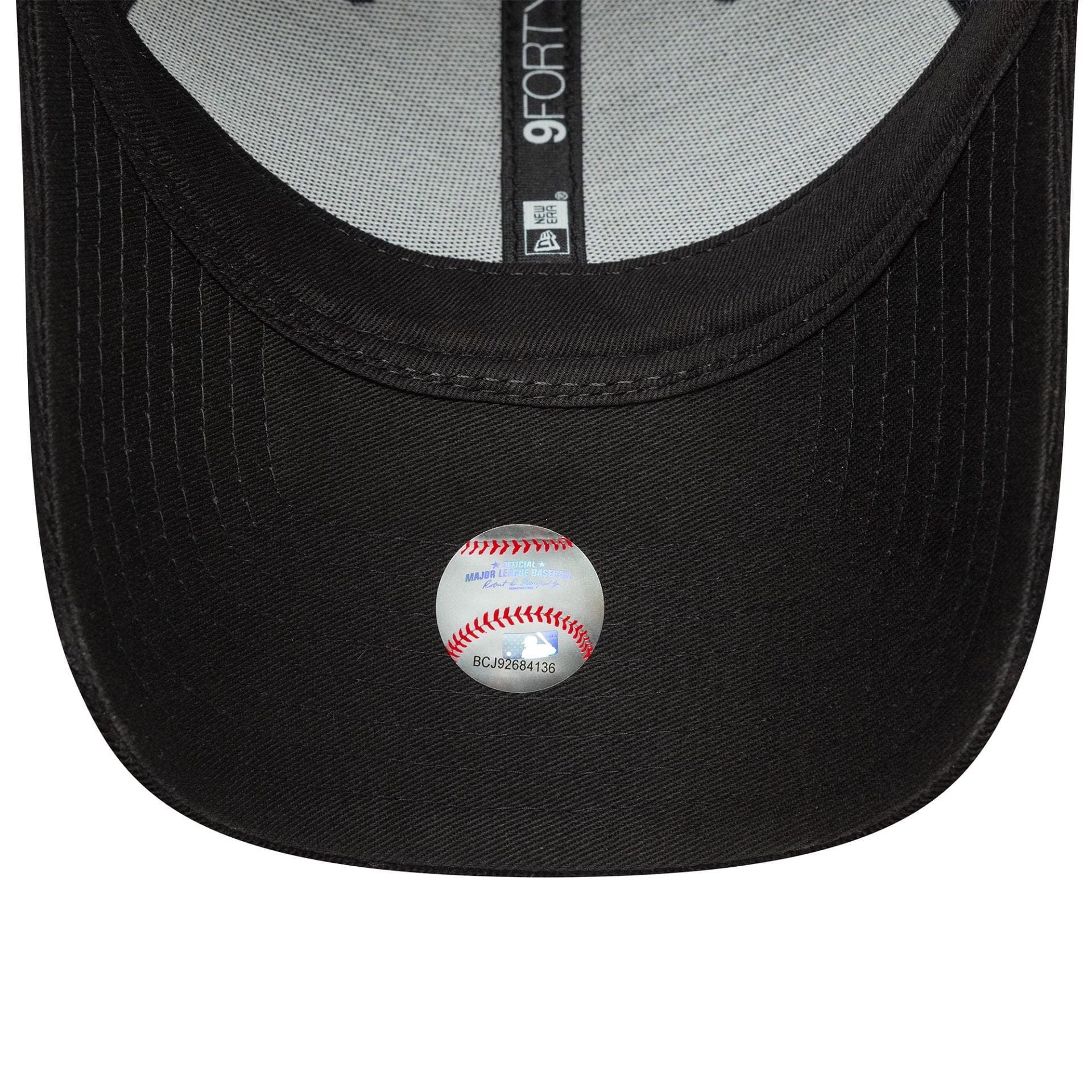 This is a New York Yankees MLB Flawless Cord Black 9FORTY Adjustable Cap 5