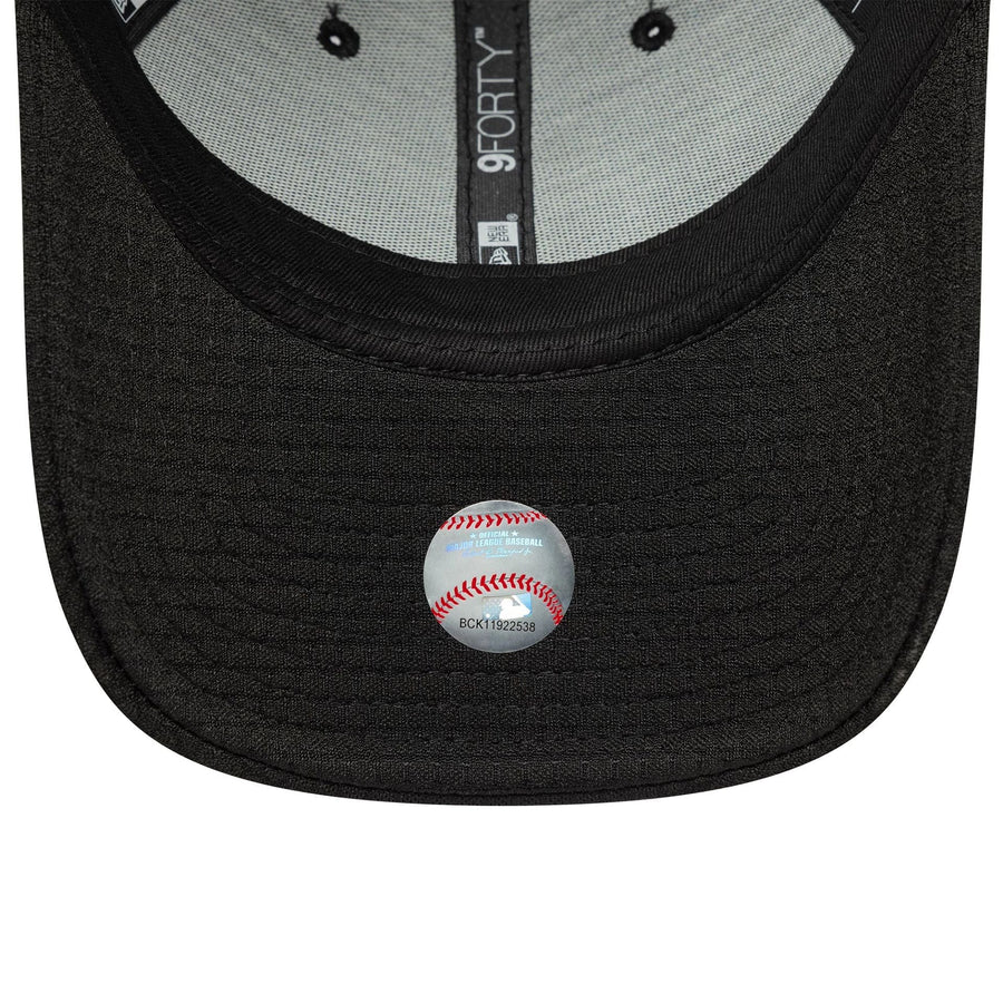 This is a New York Yankees MLB Flawless Monotone Mesh Black 9FORTY Adjustable Cap 5