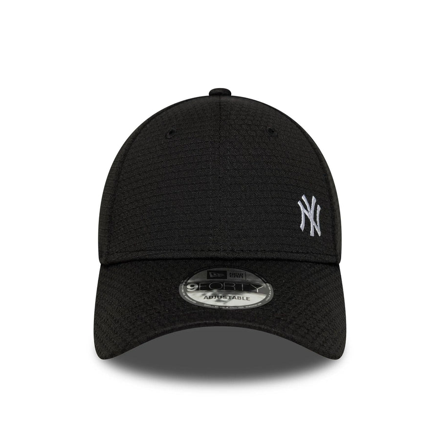 This is a New York Yankees MLB Flawless Mesh Black 9FORTY Adjustable Cap 2