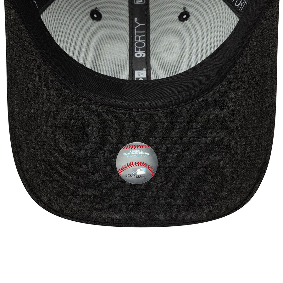 This is a New York Yankees MLB Flawless Mesh Black 9FORTY Adjustable Cap 5
