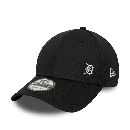 This is a Detroit Tigers MLB Flawless Mesh Black 9FORTY Adjustable Cap 1