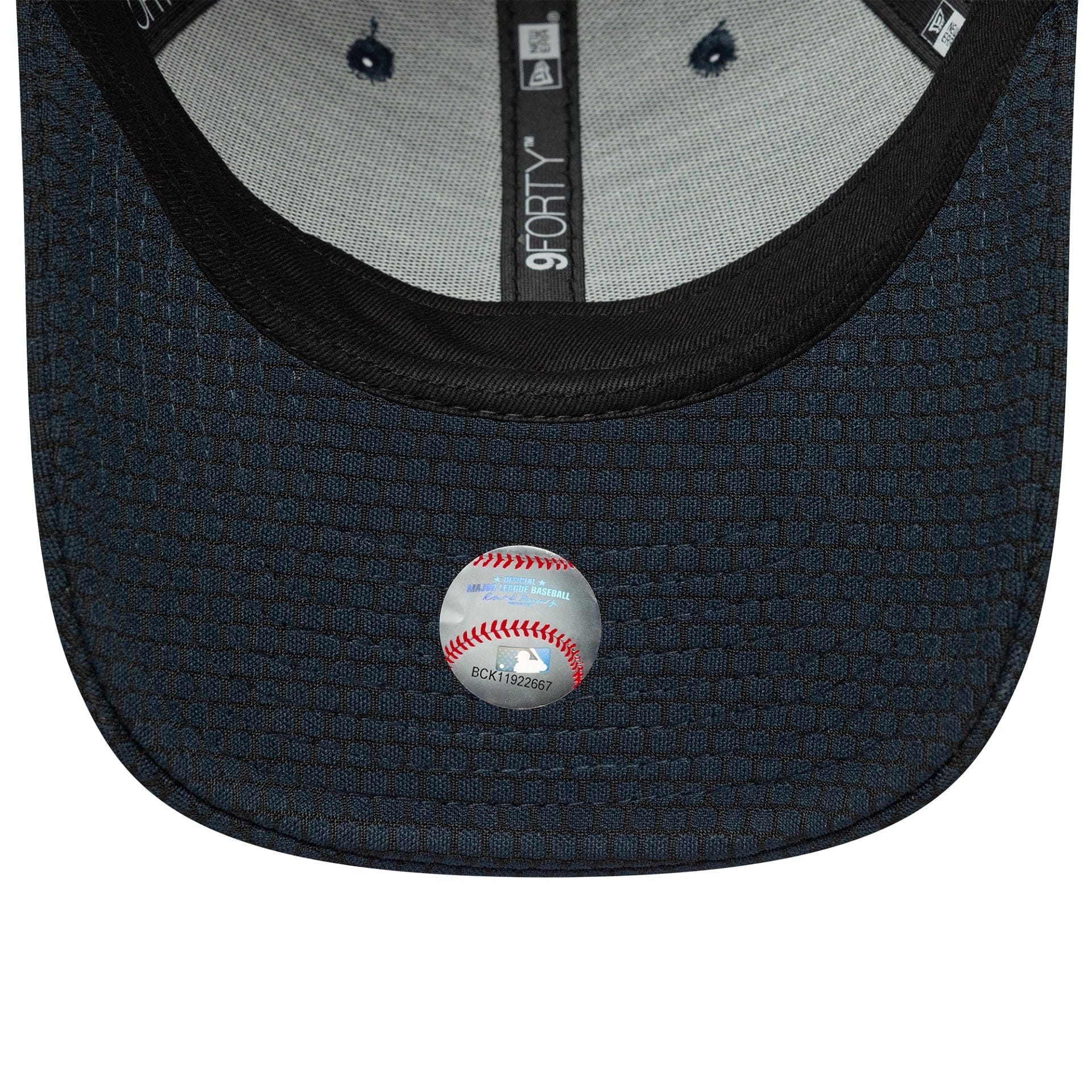 This is a New York Yankees MLB Flawless Monotone Mesh Dark Blue 9FORTY Adjustable Cap 5