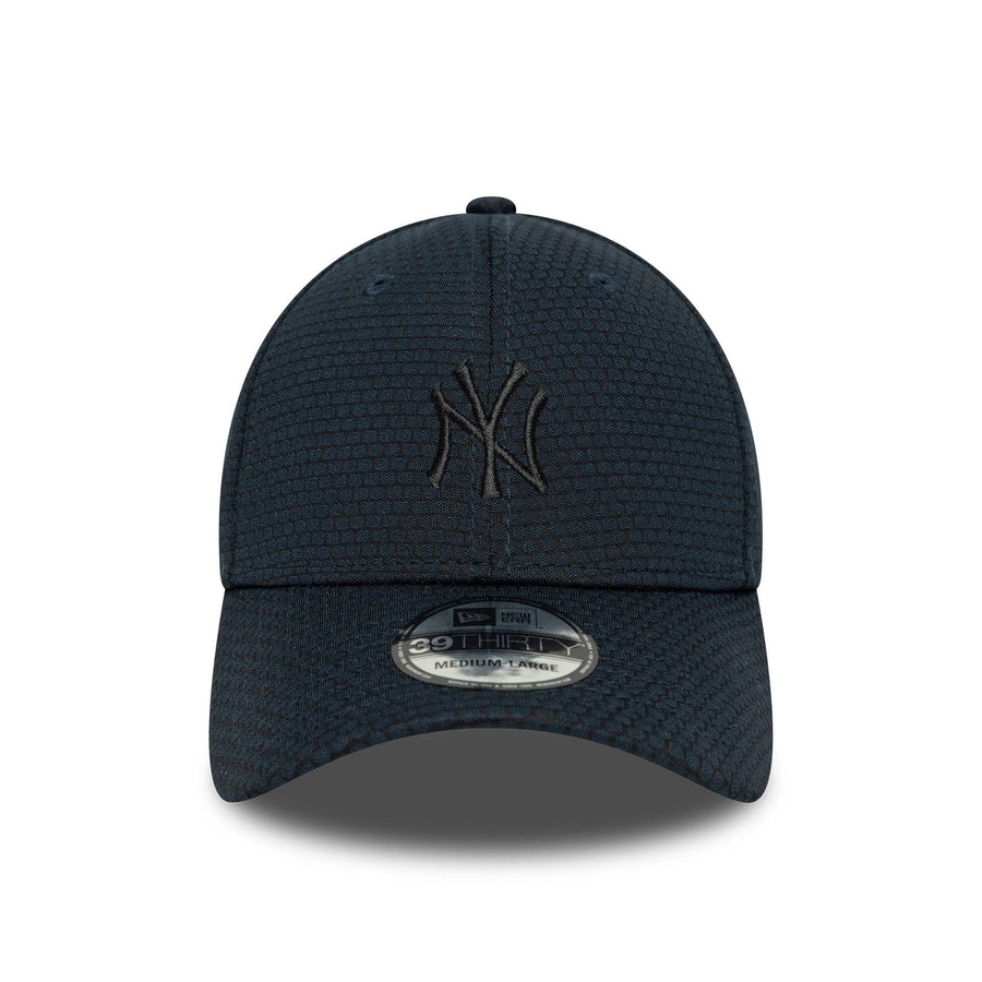 This is a New York Yankees MLB Stretch Mesh Dark Blue 39THIRTY Stretch-Fit Cap 2