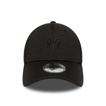 This is a New York Yankees MLB Stretch Mesh Black 39THIRTY Stretch-Fit Cap 2