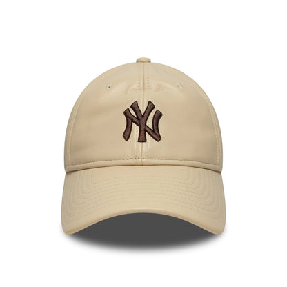 This is a New York Yankees MLB Leather Cream 9TWENTY Adjustable Cap 2